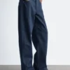 Barrel-Leg Jeans