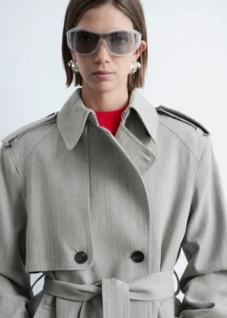 Bold Oval Frame Sunglasses