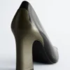 Colour-Blocked Leather Pumps