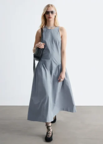 flared midi dress 1 2 330x462 - Flared Midi Dress