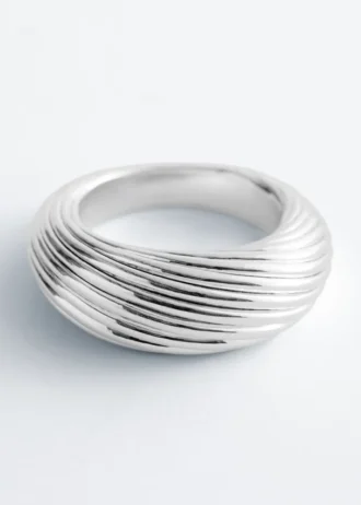 Fluted Ring