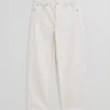 Relaxed Tapered Jeans