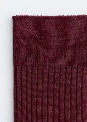 Ribbed Silk Socks