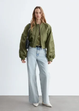 Wide-Leg Jeans