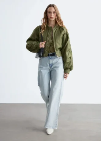 Wide-Leg Jeans