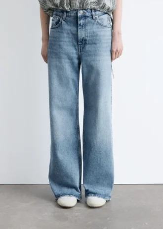 Wide-Leg Jeans