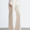 Wide-Leg Jeans