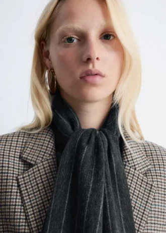 Wool and cashmere blanket scarf